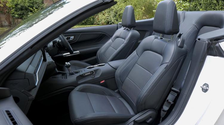 FORD MUSTANG CONVERTIBLE 5.0 V8 GT 2dr